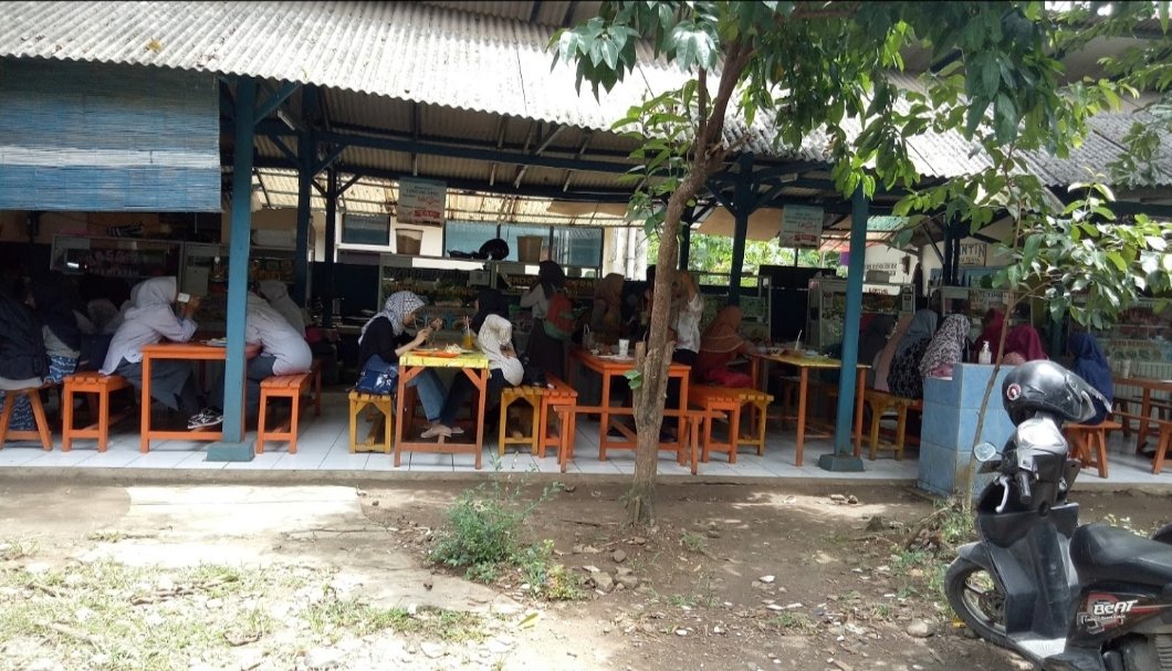 IPB24JAM's tweet photo. Innalillahi wainna illaihi rojiun, Mimin dpt kabar kalo mamih kantin BC meninggal dunia π
Mimin jadi kangen makan sambil chit chat di kantin BC, kalo #IPBnesian kangen apa nih di kanton BC?
#IPB24Jam #IPBUniversity #KampusMerdeka #IPBKeren #InfoIPB #AnakIPB #KampusIPB https://t.co/6NJIsj1bbh