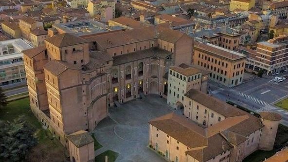 Piacenza 2020+21 e...i #suoitesori | Pronti a scoprire la storia di #Piacenza? Il Comune, insieme a guide turistiche qualificate, promuove una serie di #visiteguidate per raccontare la #città. 

Info ➡ <a href="/visitpiacenza/">visitpiacenza.official</a> 
📷roadtoemiliaromagna

#Piacenza2021