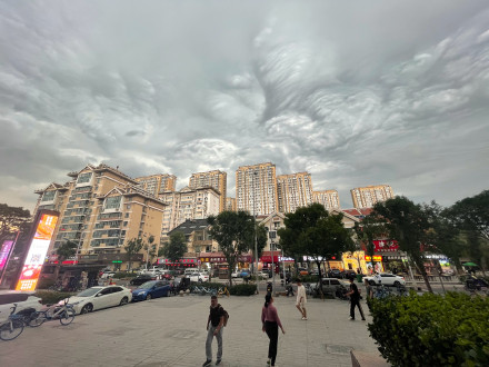 E5iOp2HXwAMGUWK?format=png&name=small