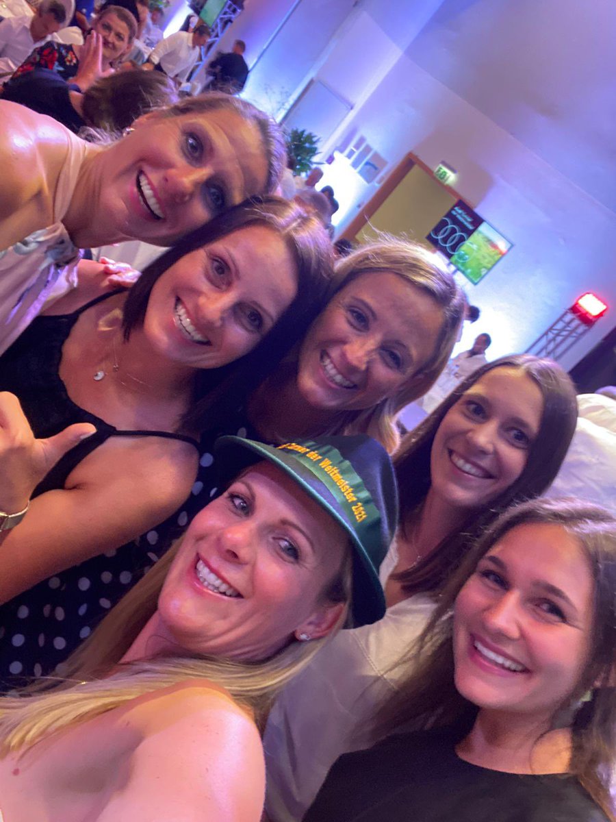 schu_si's tweet photo. AUDI Turnier der Weltmeister 2021 ⛳️ Vielen Dank für die Einladung und tollem Wochenende. #Audi_aut #murhofgruppe #sonnreich … war wieder sehr cool. DANKE 
* 
*
*
#thermeloipersdorf #friends #somuchfun #happydays https://t.co/hdmRb9hYlV