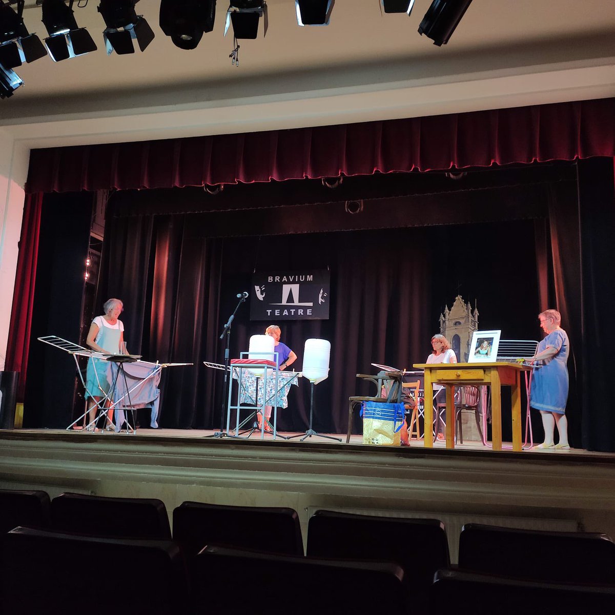 Bravium Teatre tweet media