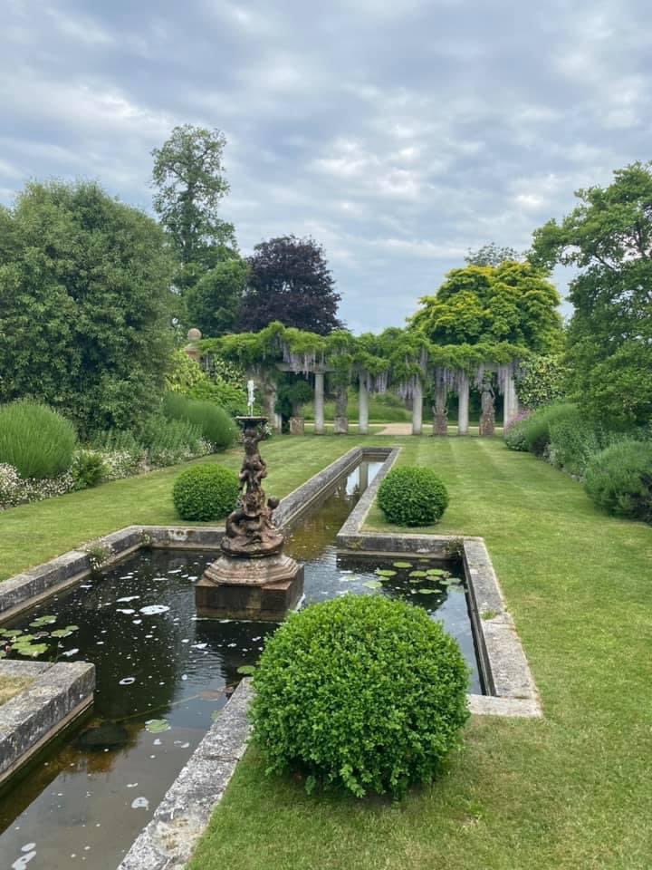 MetroVipers's tweet photo. A fabulous evening playing at @Godinton  House &amp; Gardens, thanks so much for having us &amp; to everyone that came down &amp; for such an excellent cause! @stjohnambulance How awesome that the weather held off? #kent #godington #livemusic #gypsyjazz #rocknroll https://t.co/YVn4zqG5U9