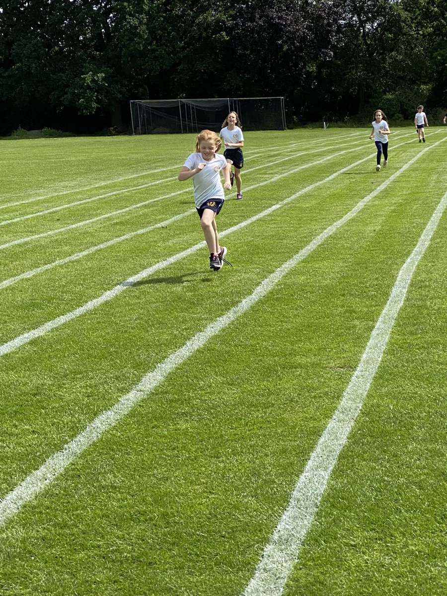 StChrisJunior's tweet photo. Go Year 4 Go! Great effort for their @CR_UK race for life #fgroup #mystchris https://t.co/bPuXPJgBrs