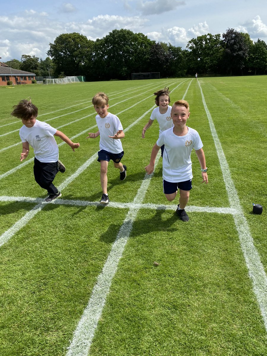StChrisJunior's tweet photo. Go Year 4 Go! Great effort for their @CR_UK race for life #fgroup #mystchris https://t.co/bPuXPJgBrs