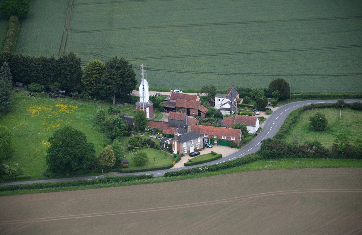johnfielding001's tweet photo. Framsden aerial image - Webster's Windmill #Framsden #Suffolk #aerial #image #windmill #aerialphotography https://t.co/KJlTCa7YiY