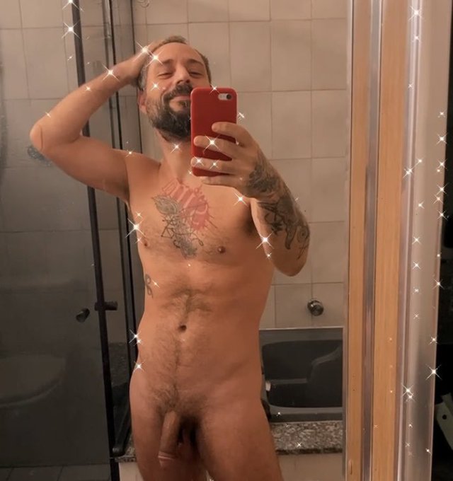 bom dia ☀️ com ressaca, mas brilhante. ✨ bebam &aacute;gua! 🙌 https://t.co/G5poB3XuI6