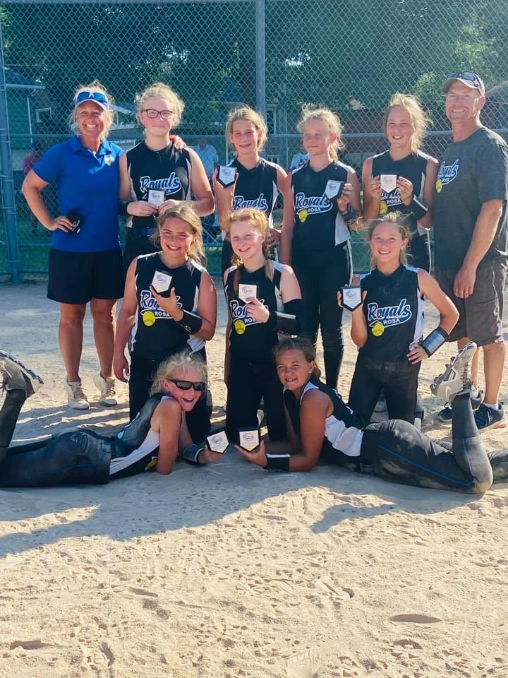 ROSAsoftball's tweet photo. A 2nd and 3rd place GOLD bracket finish for the 12U &amp; 14U Royals in Mankato this weekend!  Thanks to the Peppers for this awesome event!! @ClassicPeppers   #4thofJulyWeekend https://t.co/qzNiC2p1mQ