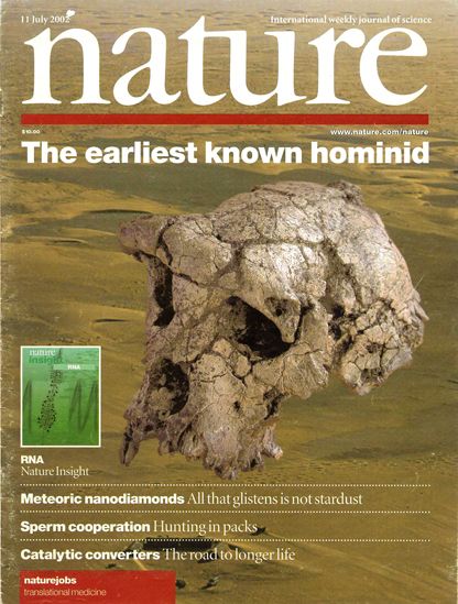 #OnThisDay in 2002, the face of the incredible, controversial fossil nicknamed Toumaï first appeared on the cover of @nature. The "new hominid from Chad" was named Sahelanthropus tchadensis. Toumaï means hope of life. #fossils