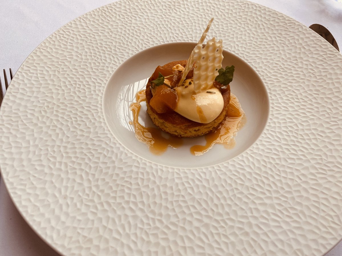 Plates are his canvas
<a href="/Porkyaskew/">Chef Paul Askew</a> <a href="/ArtSchoolLpool/">The Art School</a>
#Liverpool