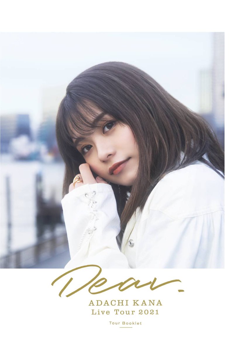 ちょっとだけねっ。 中身みせます🤫💭  初のツアーブックレット