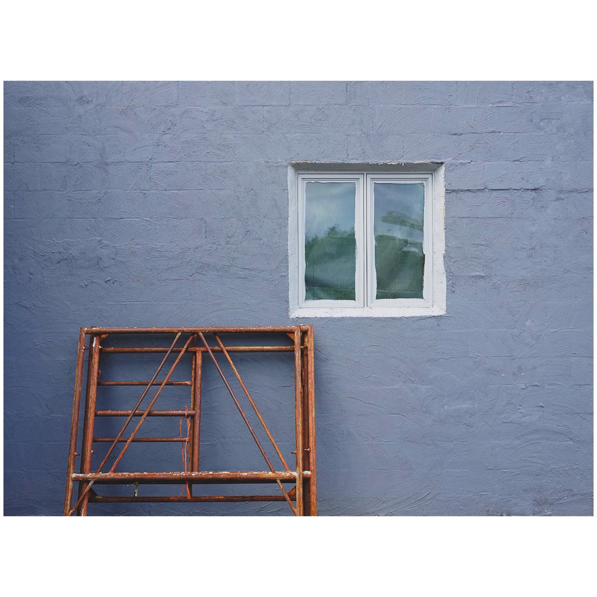 Consumerist Geometry. June 2021. Mamiya 7ii with 65mm lens and portra 400 film developed in my sink.

 #EVERYBODYFILM #mamiya7ruinedeverything #mamiya7 #nowherediary #mediumformat #120 #thefilmstead #drivebyfilm #filmisnotdead
#shootfilmnotmegapixels 
#lomography