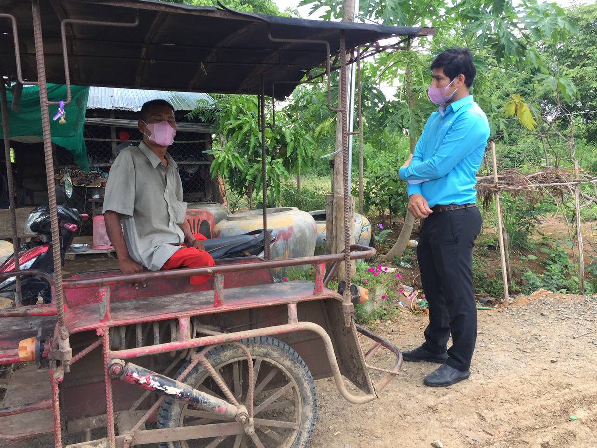 The direct fieldwork to meet the poverty-stricken family to provide them food as needed.
#IGA #humanitarian #poorfamily