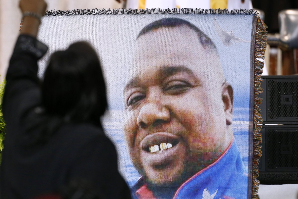Police killed #AltonSterling 5 years ago today.

Two Baton Rouge police officers wrestled Sterling to the ground, cursing at him, and shot him 6 times after a 911 call about a man selling CDs outside a convenience store.

Neither officer was criminally charged.