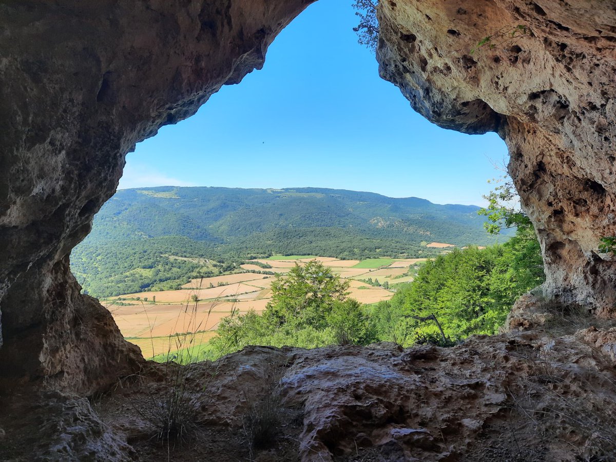 PalomarJulian's tweet photo. Rutas por #Navarra. #Eulate- Santa Isabel (1.002 m.). Puerto Koparazio, San Lorenzo, Viejo de Aranarache y de Gonea. Cuevas #Akuandi y #Norriturri @TierraEstella_ #Alaitaberna 

https://t.co/4GpogNsCFX https://t.co/rYVl56KLF2
