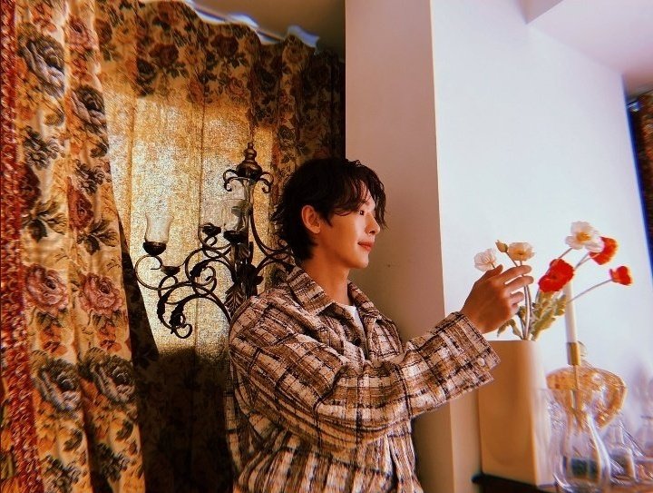 Conheça o KB (Kyubin)

                           ~ a thread ~