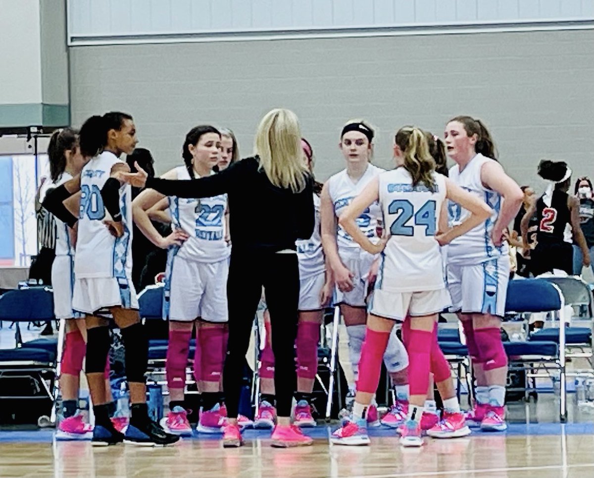 College coaches at #run4rosesclassic2021 we are ready.  @RoyalsKentucky 2026 <a href="/Ohio_Basketball/">OhioBasketball.com</a>