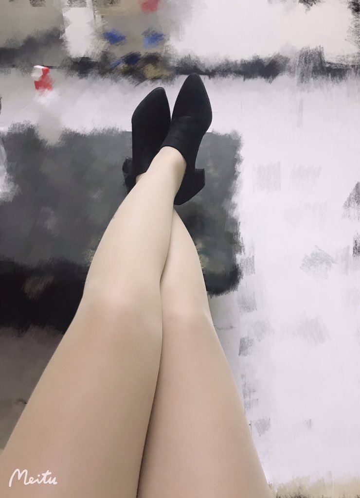 030_chloe's tweet photo. 小短腿🤣 https://t.co/N8PSPEdP9l