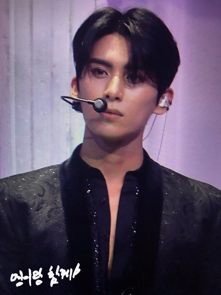 myeong_5F6527's tweet photo. [Pre] 210705 Tear Drop 쇼케

🌞

#SF9   #유태양 #태양 #テヤン
#YOOTAEYANG #TAEYANG
#TURNOVER #TearDrop #티어드롭 https://t.co/KMYPkAiRYc
