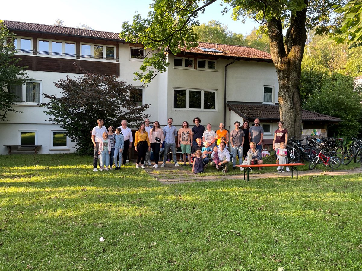 Danke an das beste Team! Unser Sommerfest am Freitag war von vielen tollen Gesprächen, lachenden Gesichtern und eine Menge leckerem Essen geprägt.

Bei uns ist gerade ganz schön viel los und wir haben einige coole Ideen für euch - Stay tuned!

#sexynerds #teamevent #sommerfest