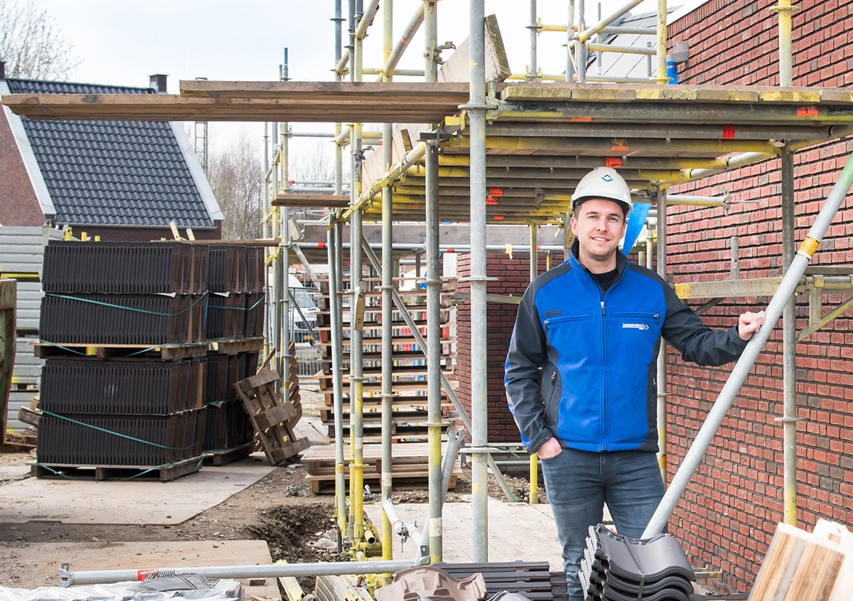 JaJoBouw's tweet photo. Martijn van der Linden had het prima naar zijn zin als werkvoorbereider bij Janssen de Jong Bouw Zuid. Hij had het nog jarenlang willen doen.👍 Maar toen werd hij gevraagd om projectmanager te worden. Lees meer 👉https://t.co/Tugg917bic
#LetsBuildHappiness
#CollegaAanHetWoord https://t.co/OSfbyMNh94