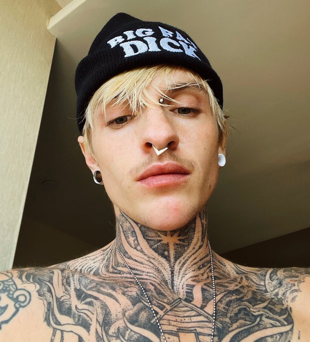 1 pic. za face // za bod ?‍♂️✨
https://t.co/qX849HiBHK https://t.co/Nmwym76Yd7