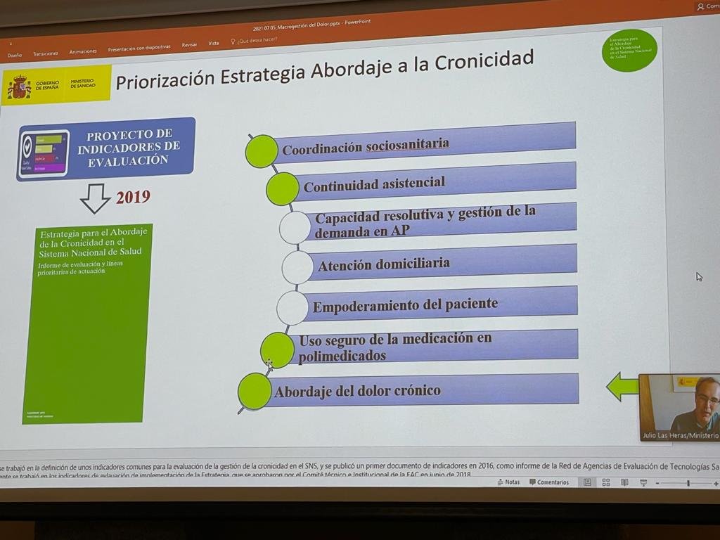🙋Julio de las Heras, Coordinador de la Estrategia de #cronicidad del SNS, <a href="/sanidadgob/">Ministerio de Sanidad</a>. 

🪙"Macrogestión sanitaria del #dolor crónico"

#SostenibilidadyDolor #UCMDolor21 <a href="/Sedolor/">Sociedad Española del Dolor</a>
