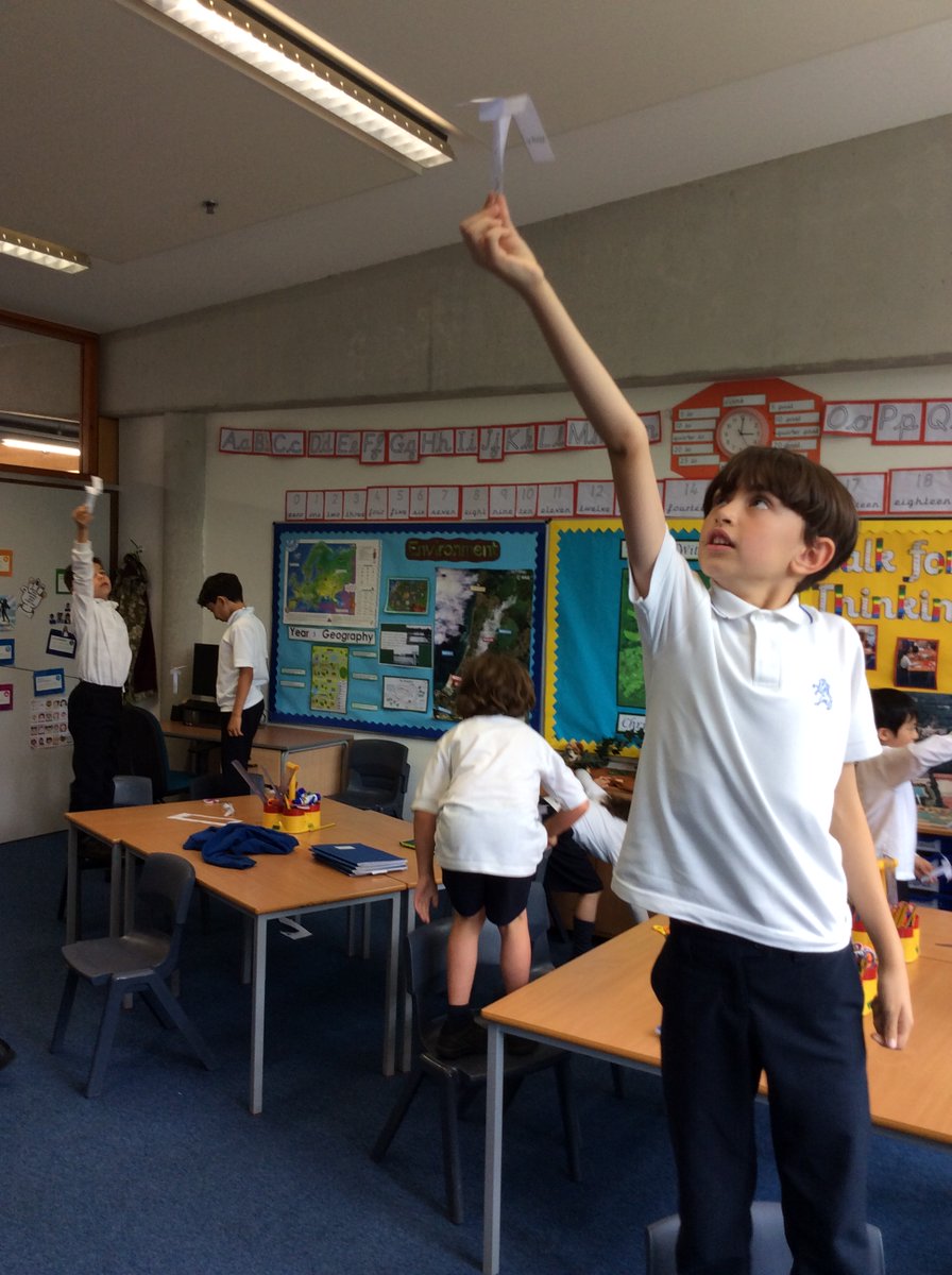 BSNJSV's tweet image. #JSVY3 investigating seed dispersal. How can we make our seeds fly?