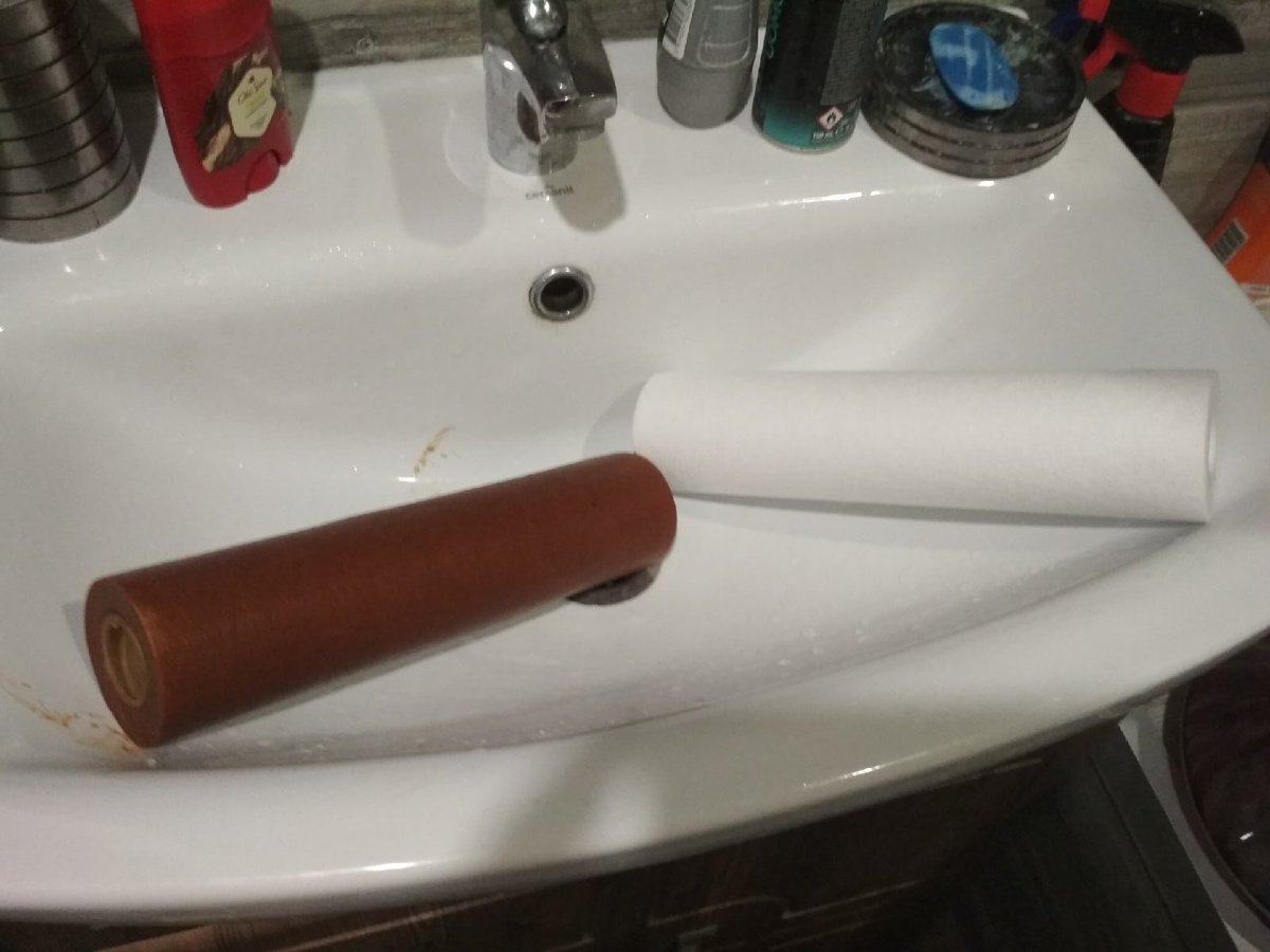 Качество воды в Южном городе. Фильтр менялся ровно 2 недели назад. За это время было использовано 3.7 куба воды. vk.com/wall-53651951_…