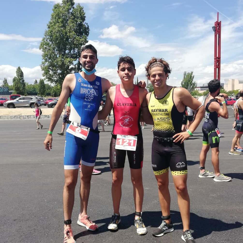 Divertido #Finde en #CampeonatoDeMadrid de #triatlón 
#trescantos <a href="/laetus_sport/">Laetus Sport</a> <a href="/FMTriatlon/">FMTriatlon</a>

<a href="/laurarxdriguezz/">Laura</a> Subcampeona Absoluta y Campeona Sub23

<a href="/jaime1997_4/">Jaime Rodado Gonzalez</a> tercero Absoluto y primero de su categoría 

#TEAMCLAVERÍA