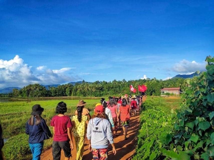 Myanmar_Now_Eng's tweet photo. Villagers in Launglone Township, Tanintharyi, marched against Myanmar's military junta today (Jul 5). 

Photos: CJ

#WhatsHappeningInMyanmar https://t.co/twDXP96J0b