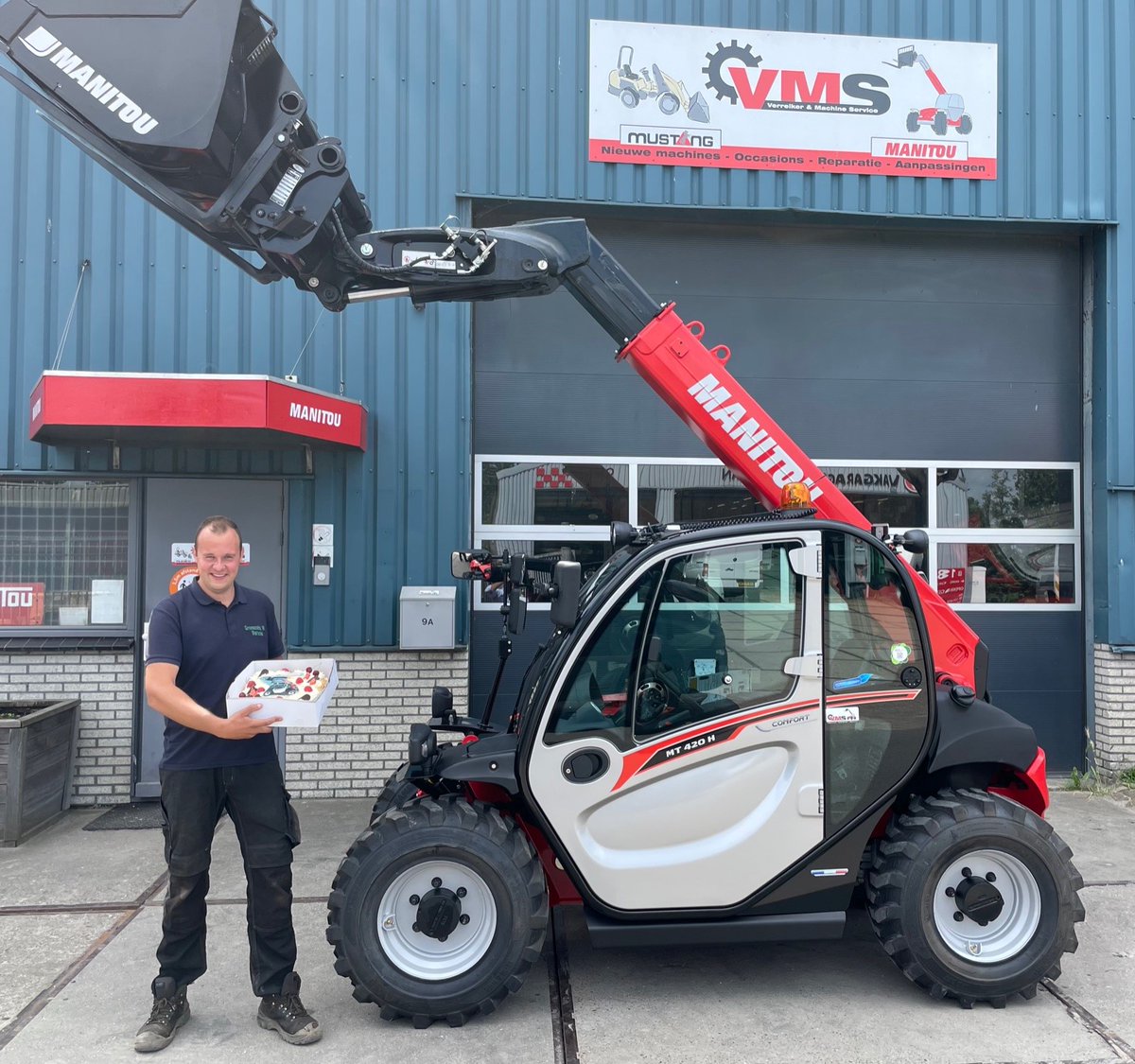 vmsverreiker's tweet photo. Vorige week deze compacte en stabiele @Manitou MT 420 Comfort mogen leveren aan Groenestein B.V. uit #Blaricum. Bedankt voor de mooie order en laat de taart goed smaken! Zie ook https://t.co/QGz0Y84qDW https://t.co/JMnsYqxsG2
