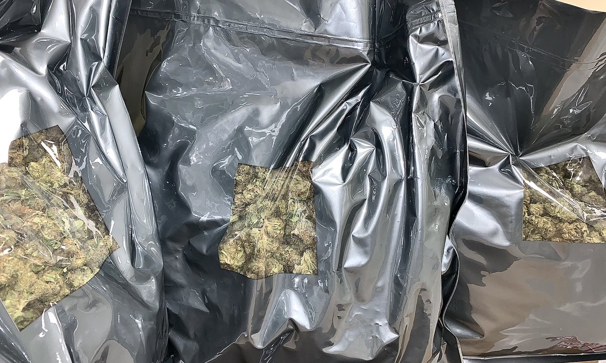 <a href="/CrookedDory/">CrookedDory</a> went old school for a couple of drops💧. We got that legendary Pink Kush &amp; White Rhino coming to retailers across NL👀🔥