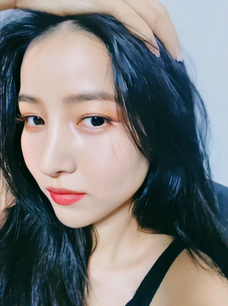 These girls are the same person who sing me gustas tu