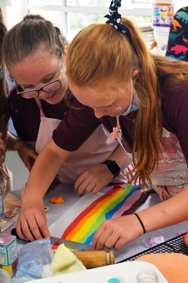 TheWeald's tweet photo. Students in Year 7 & 8 did a fantastic job at creating some beautifully colourful cakes for our Great Rainbow Bake Off last week to support Pride and the LGBTQ+ community. Well done all.
#proudoftheweald #pride #rainbowcakes https://t.co/cOc7YGLsng
