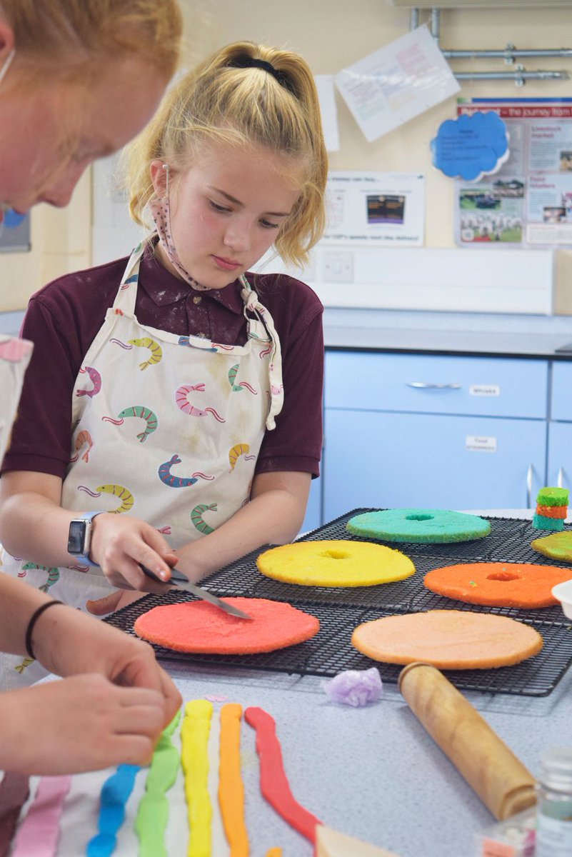 TheWeald's tweet photo. Students in Year 7 & 8 did a fantastic job at creating some beautifully colourful cakes for our Great Rainbow Bake Off last week to support Pride and the LGBTQ+ community. Well done all.
#proudoftheweald #pride #rainbowcakes https://t.co/cOc7YGLsng