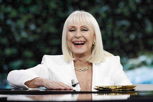 Vincenzo_Danna_'s tweet photo. Quando dal tuo nome nasce un neologismo vuol dire sei parte della storia nazionale. Addio a @raffaella 🇮🇹#raffaellacarrà #carrambata https://t.co/oNvFWwfagR