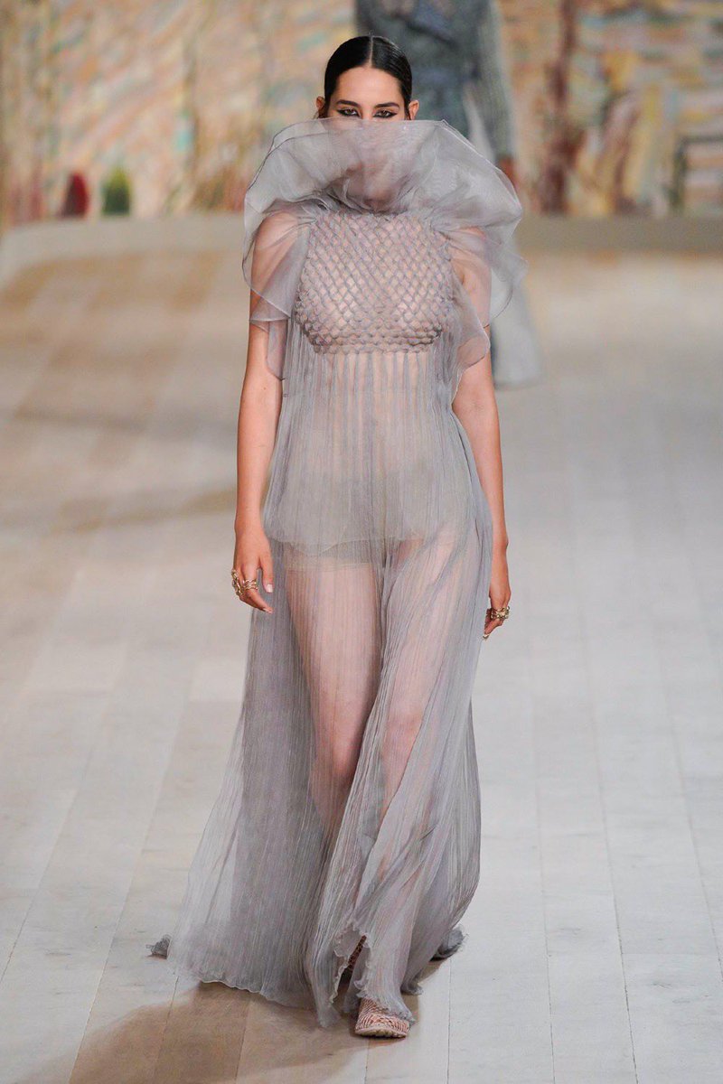 diorangxl's tweet photo. Dior Fall 2021 Couture https://t.co/cGQxvgG0VZ