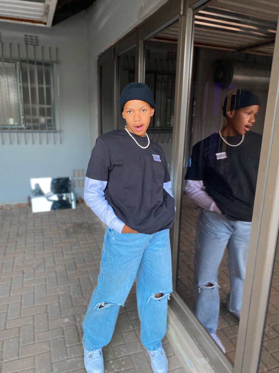 PhetoeThapelo's tweet photo. a baddie . 💋 https://t.co/06pM6DjkMP