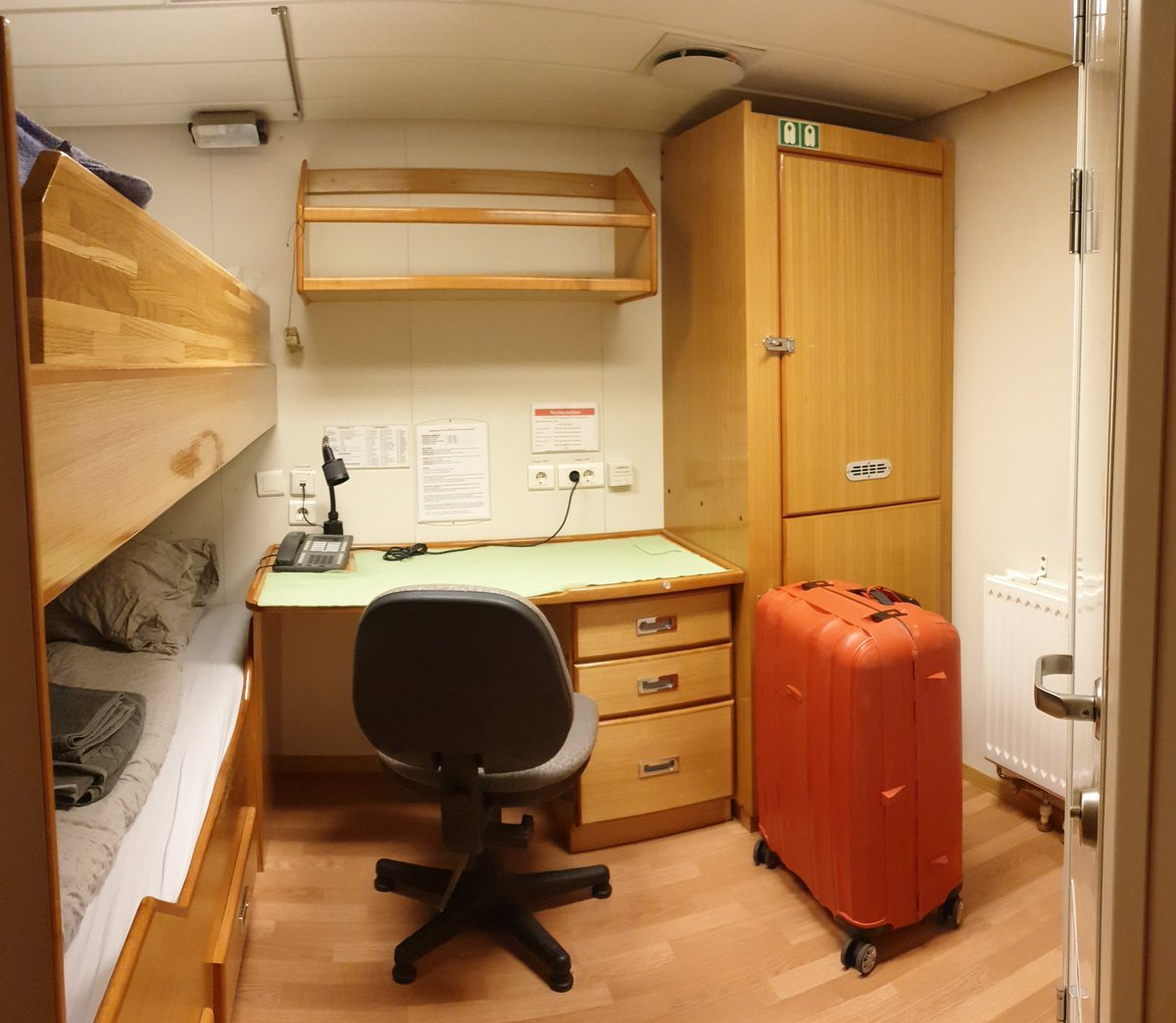 clumpusjim's tweet photo. Home for the next three weeks. #IESSNS #scientistsatsea https://t.co/lMCAwqr3lw