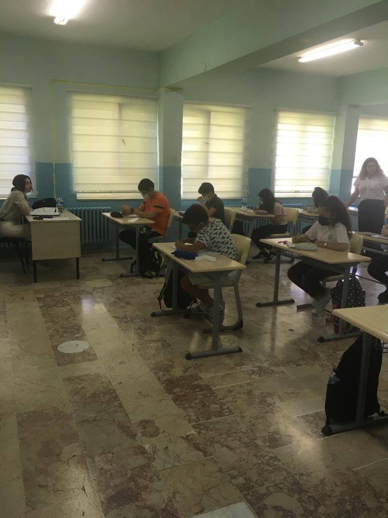 Yaz döneminde 8. sınıflara yönelik açılan DYK kurslarımız başladı... 
Katılım gösteren öğrencilerimize teşekkür ediyoruz...
<a href="/sitarzeki/"> Zeki SİTAR</a> 
<a href="/sbadilli/">Sıddık Badıllı</a> 
<a href="/drazizyeniyol/">Dr. Abdülaziz YENİYOL</a> 
<a href="/YalovaMem/">Yalova İl Millî Eğitim Müdürlüğü</a>