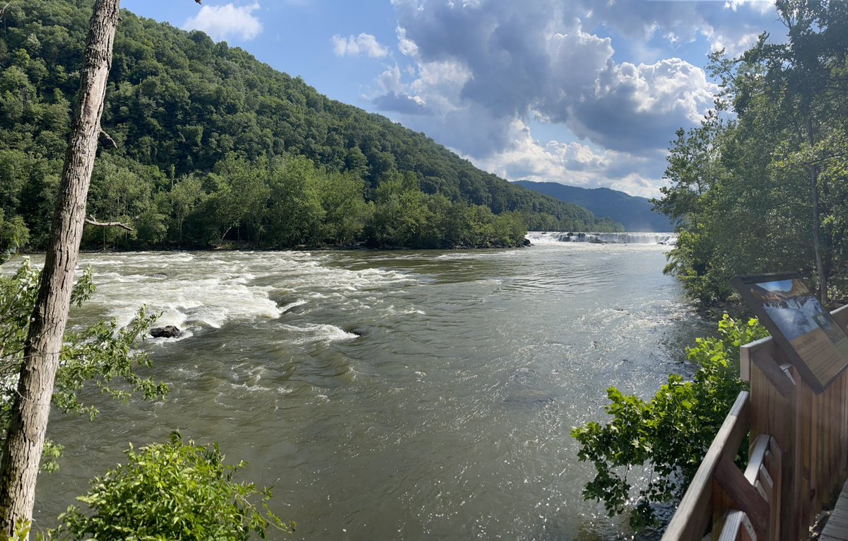 tabmcc07's tweet photo. spent the 4th the best way I know how ❤️🤍💙🇺🇸🦅 https://t.co/Hr9aEzQl1O