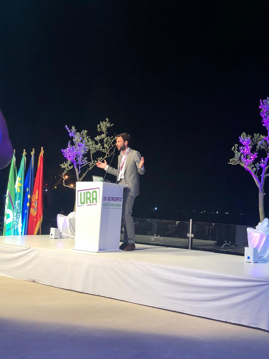 simonilse's tweet image. Congrats @pokretura on organising an impressive + unifying Congress w/ 800+ guests &amp;amp; delegates from all walks of Montenegrin society. Congrats @DritanAbazovic for being re-elected president &amp;amp; @JoMarovic, @MilosKonatar vice-presidents. Zajedno za #evropska #gradanska #ekološka 🇲🇪