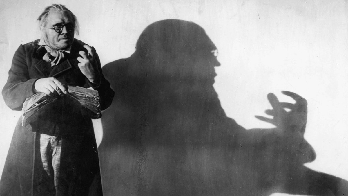 Permit me to share some favorite German Expressionist villains for no good reason. Mabuse, Oliver Haddo, Rotwang, and Caligari. Also, say hello to an ancestor of Large Marge: https://t.co/oM9N9SLiPH Thank you to all followers, old and new. More art soon! 