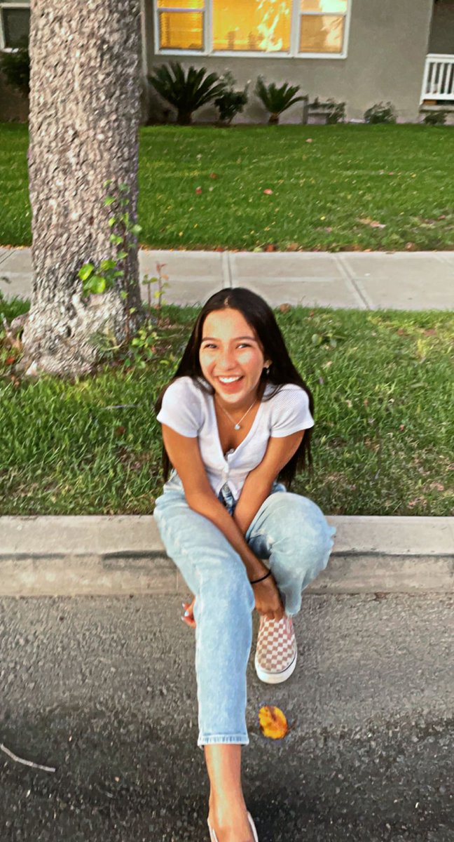 MadissonGalante's tweet photo. smiley :)
.
.
.
.
#art #beautiful #beauty #bestpose #cute #fashion #follow #followme #happy #instagood #instagram #lifestyle #likeforlikes #love #me #model #modeling #nature #photo #photography #photooftheday #photopose #photoshoot #portrait #pose #poser #poses https://t.co/EY3BNWX1V8