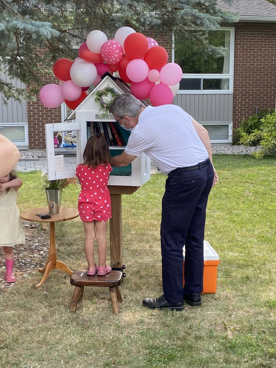 JimWatsonOttawa's tweet photo. Very pleased to join @ScottMoffatt21 and the Gordon family and neighbours as we officially open Richmond’s latest little library! https://t.co/JhEgiLE21s