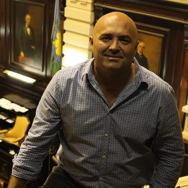 UCRAdelanteSM's tweet photo. #MAÑANA #18hs en #lasdoscarasdelanoticia con la conducción de Ezequiel Rodriguez charlaremos con Cristhyan Micucci ( concejal - Vicepresidente del HCD - San Martín) #Prendete y lo miras en vivo en Facebook Live vía El Diario Politico
#HYT
#SanMartín
#Concejales
#Ivoskus https://t.co/5q5qsBJAbO
