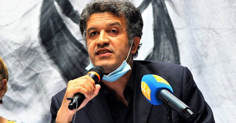 khaleddrareni's tweet photo. L’Algérie célèbre aujourd’hui le 59e anniversaire de son indépendance alors que plus de 300 hommes et femmes sont arbitrairement emprisonnés, des manifestants, des étudiants, des militants, un chef de parti d’opposition et un journaliste 
Bonne fête à eux et à vous 🇩🇿✌🏼 https://t.co/emrIjosvVg