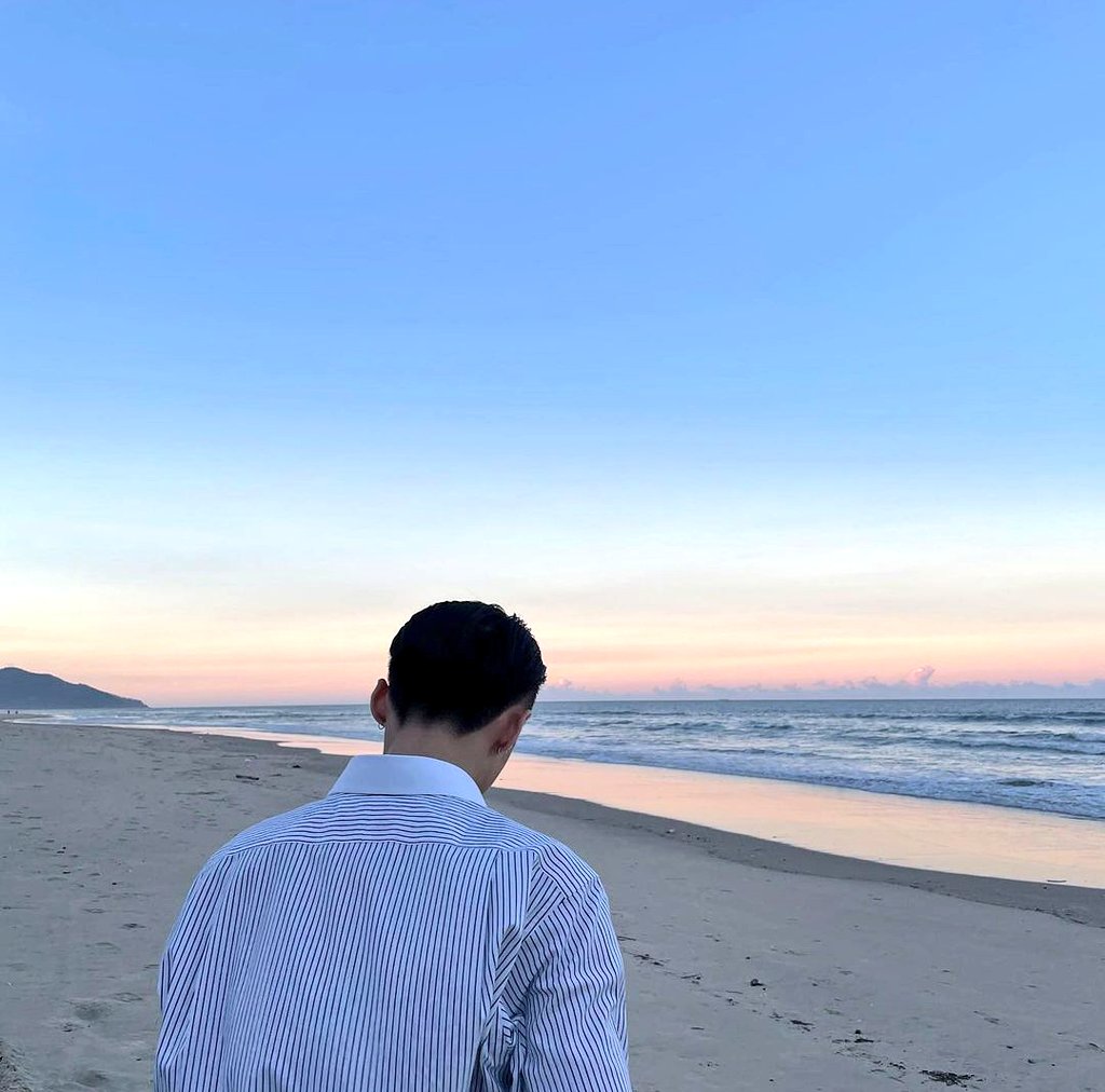elcielo92's tweet photo. Người đàn ông của emm, hãy sống thật hạnh phúc nhé 💙💙💙
#SonTungMTP  #HappyBirthdaySonTungMTP https://t.co/pt0u2HNof8