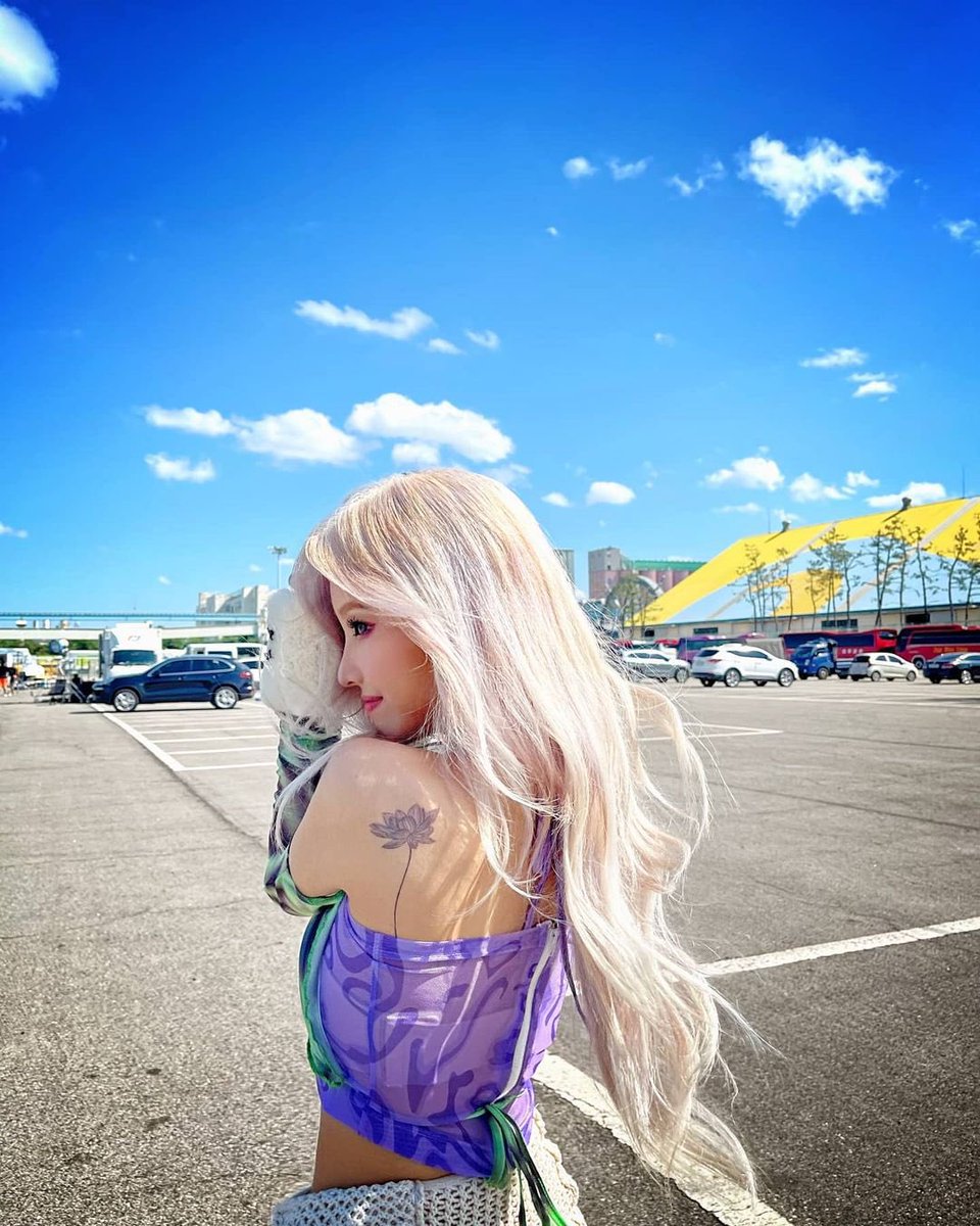 lustyl3gend's tweet photo. Ça monte 40 tendances en France maintenant. #Soyeon #WINDY #WINDYISCOMING #GIDLE @G_I_DLE #youtube https://t.co/ue0Is1jElM https://t.co/dzQwZeJwJm