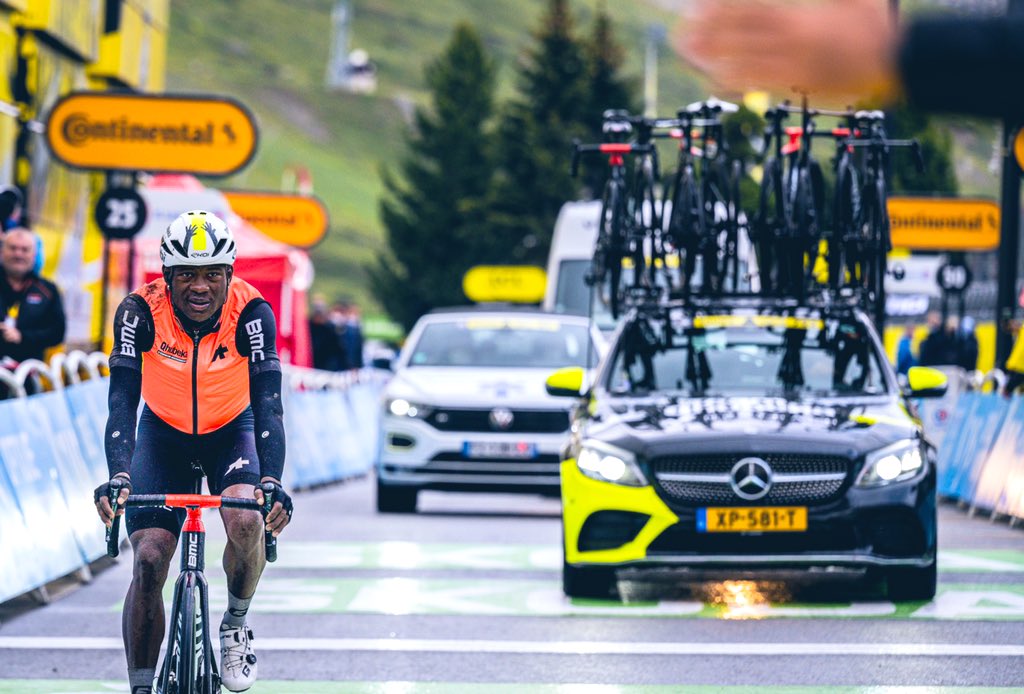 nich_dlamini's tweet photo. Yesterday was brutal - rain, cold and a crash just colluded to make it extra difficult on an already tough stage. Despite knowing I was out of the time limit, I was determined to finish the stage and honour the world’s most prestigious race @LeTour https://t.co/q2Y0yXSDd8